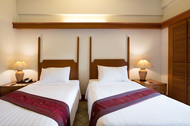 Room 5 of 75