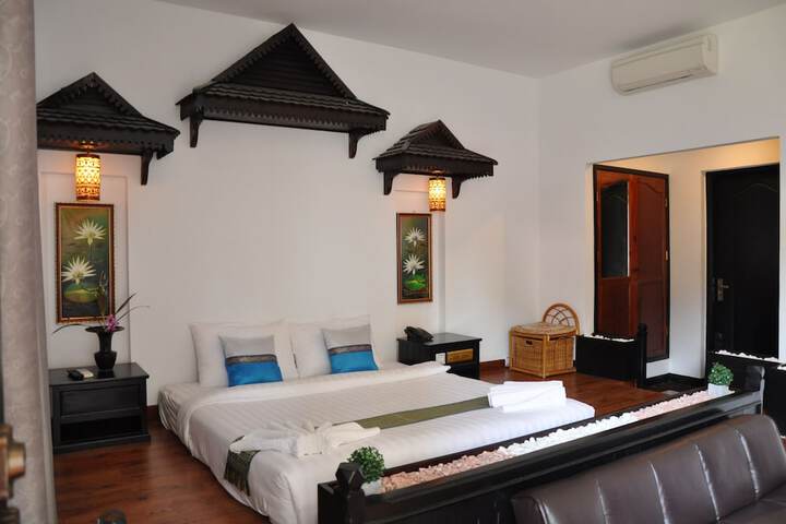 Room 10 of 83