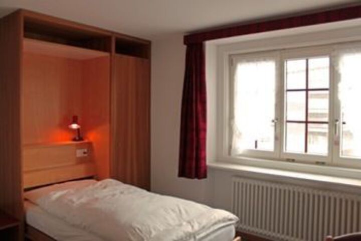 Room 43 of 106