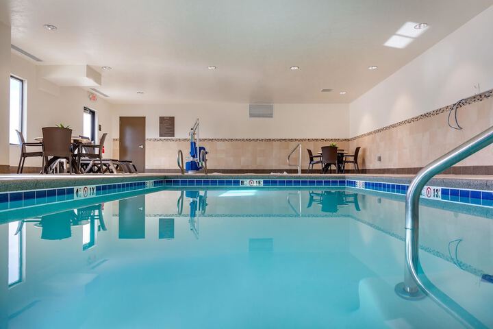 Pool 36 of 61