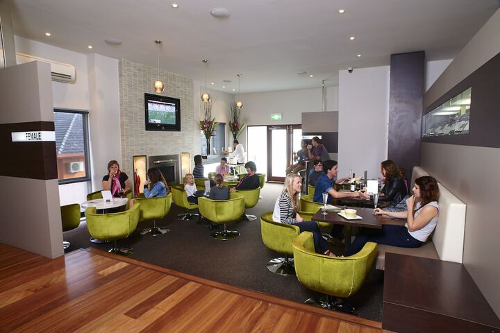 Lounge 96 of 114