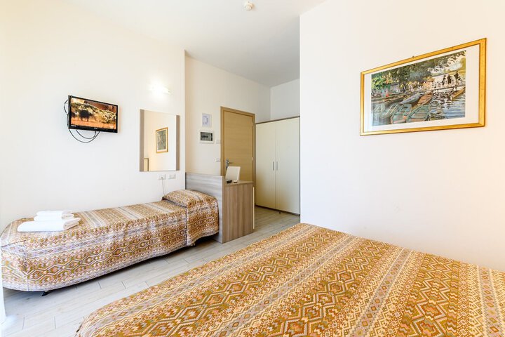 Room 10 of 69