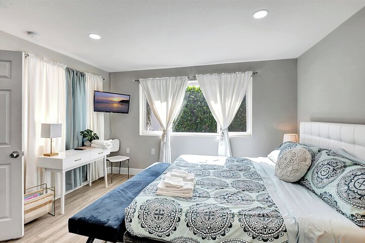 Room 2 of 33