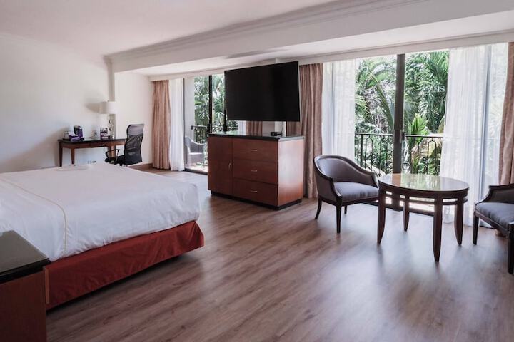 Room 14 of 156
