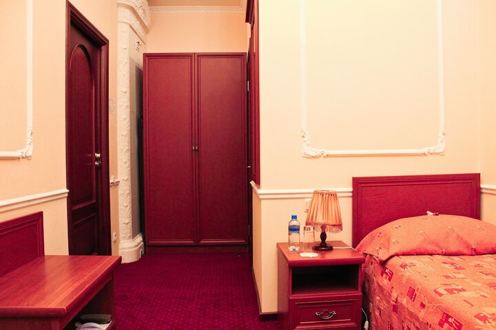 Room 15 of 34