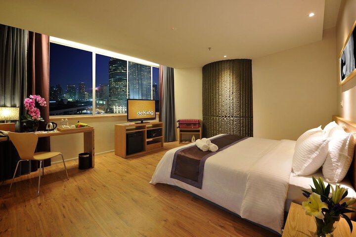 Room 14 of 35