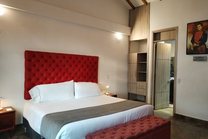 Room 33 of 91