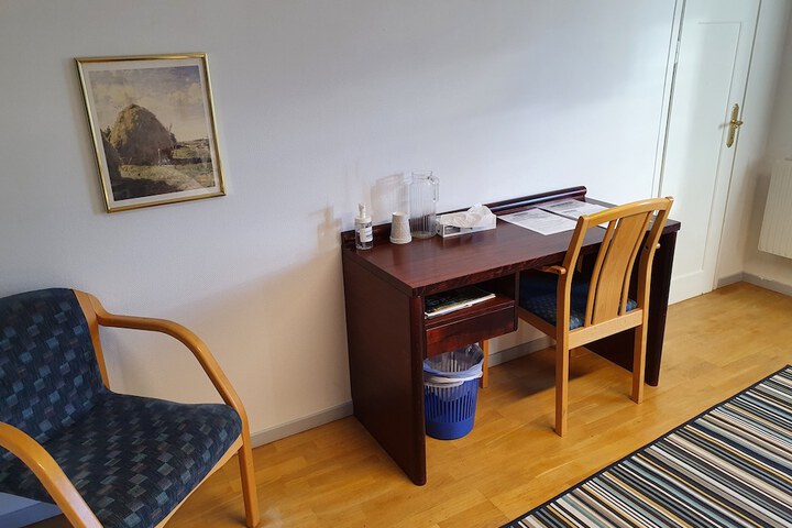 Room 43 of 176