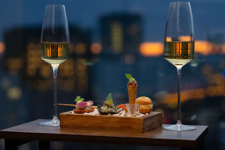 Dining 404 of 457