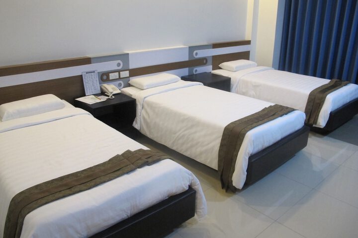 Room 6 of 39