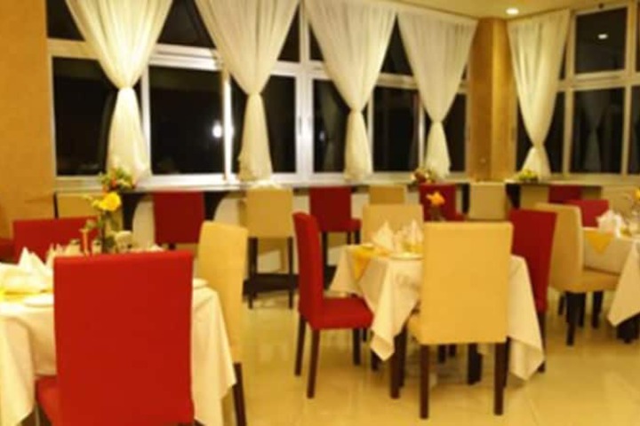 Dining 14 of 15