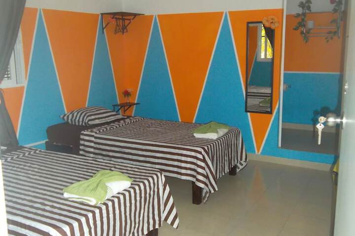 Room 4 of 68