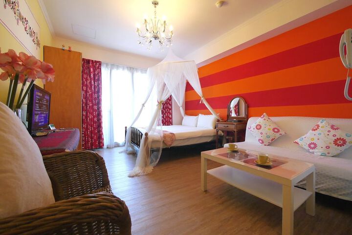 Room 10 of 51