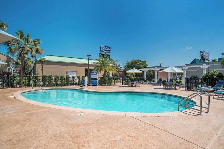 Pool 17 of 24