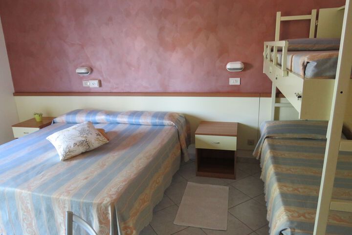 Room 14 of 35
