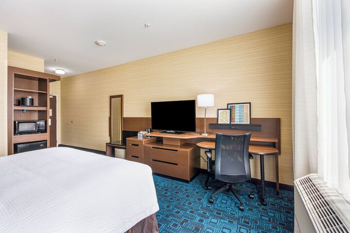 Room 12 of 32
