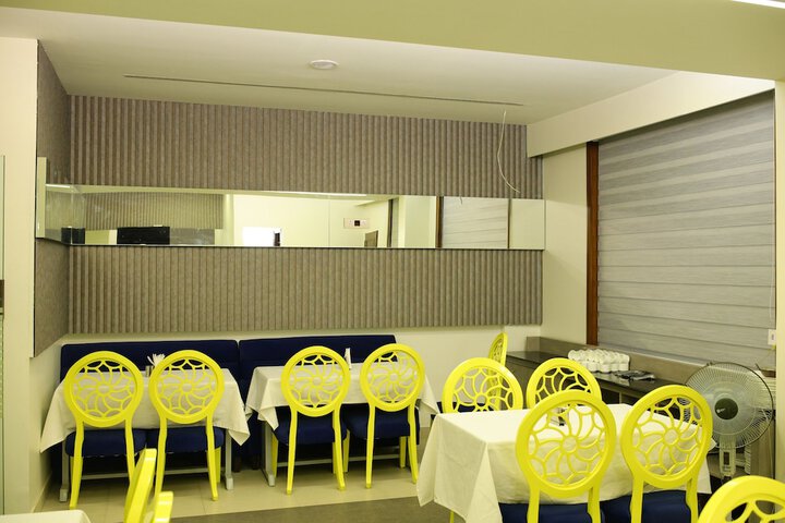 Dining 36 of 57