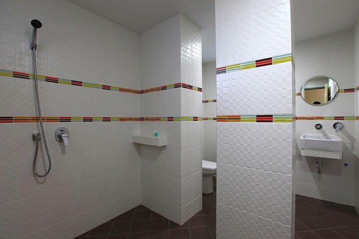 Room 15 of 27