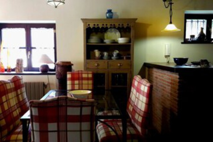 Room 4 of 9