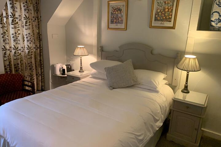 Room 8 of 32