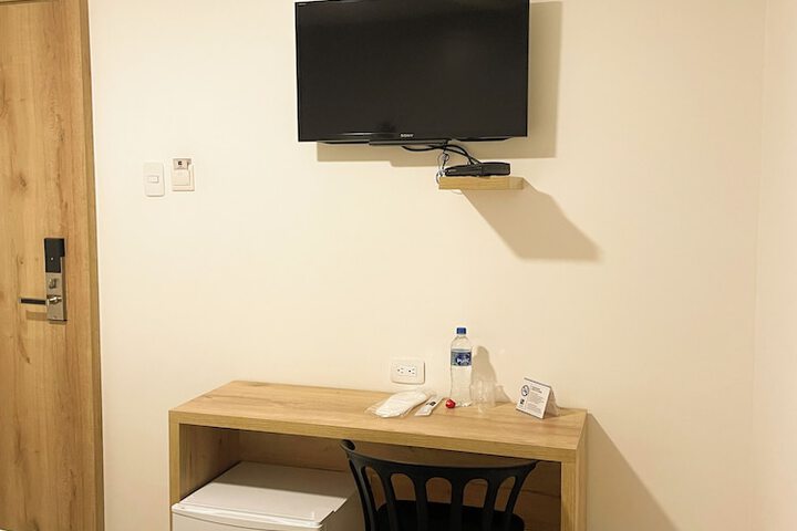 Room 17 of 41