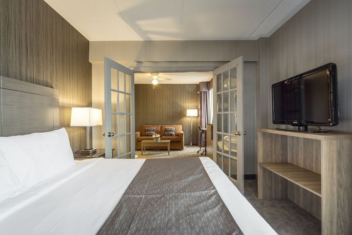 1 King Bed (14 of 15)
