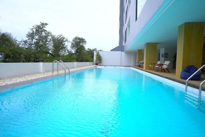 Pool 82 of 106