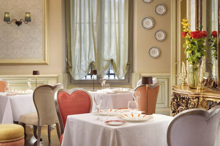 Dining 46 of 60