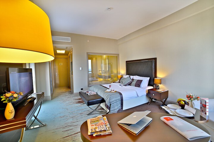 Room 9 of 50