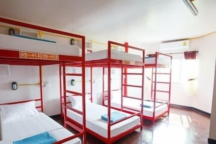 Room 9 of 65