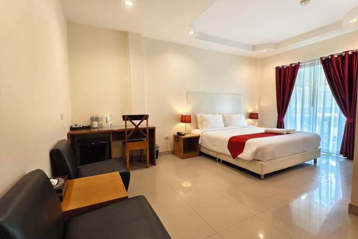 Room 42 of 100