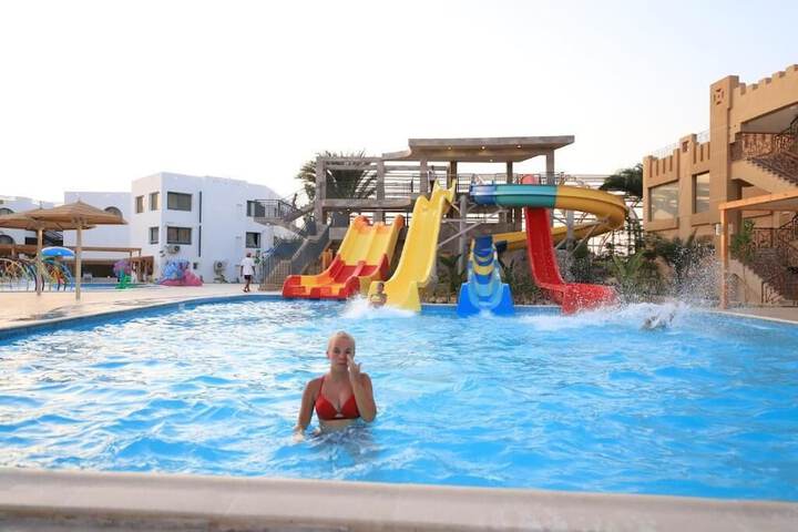 Pool Hotel