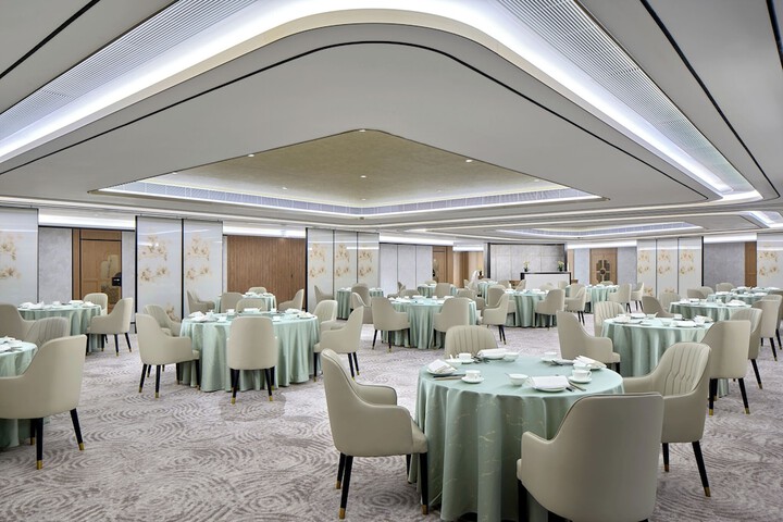 Dining 70 of 82