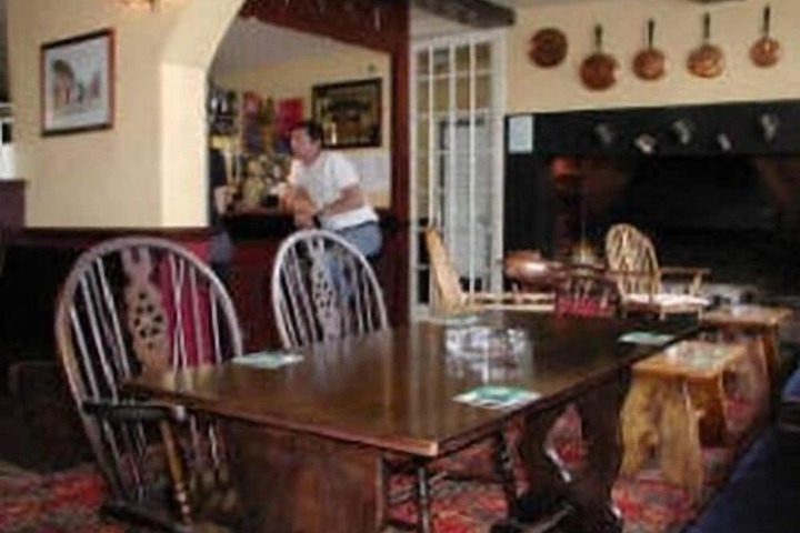 Lounge 8 of 10