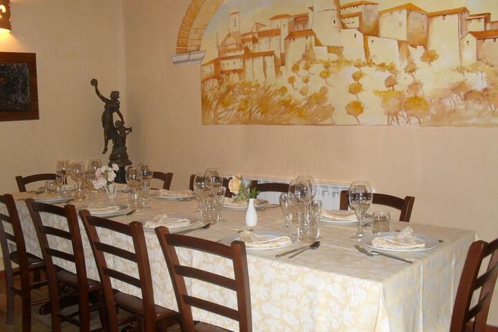 Dining 22 of 47