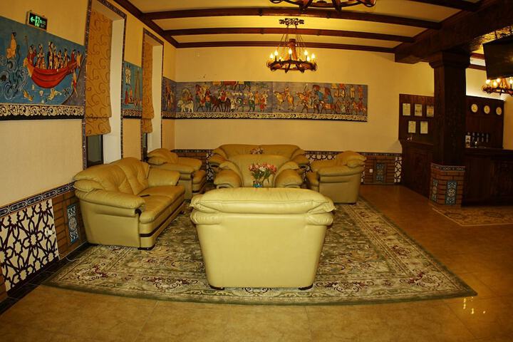 Lounge 54 of 86