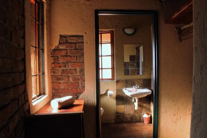 Room 5 of 24