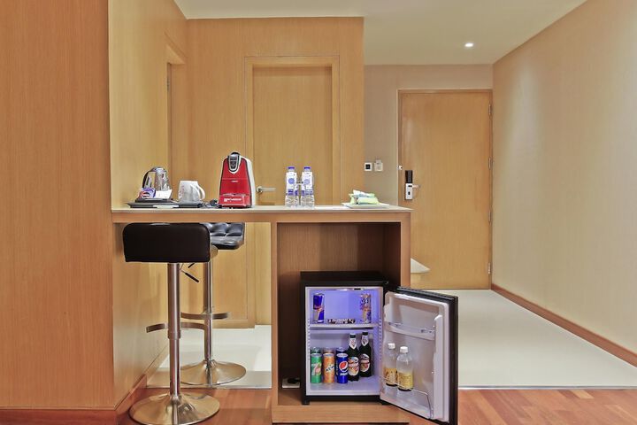Room 28 of 87