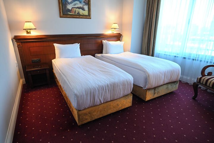 Room 18 of 84