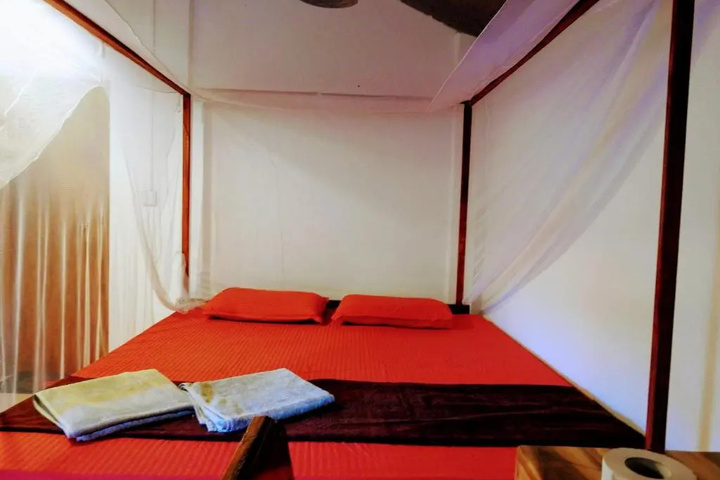 Room 3 of 15
