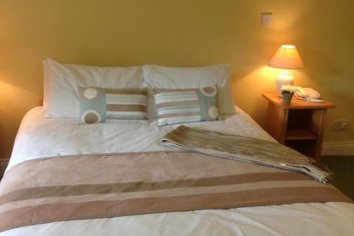 Room 2 of 49