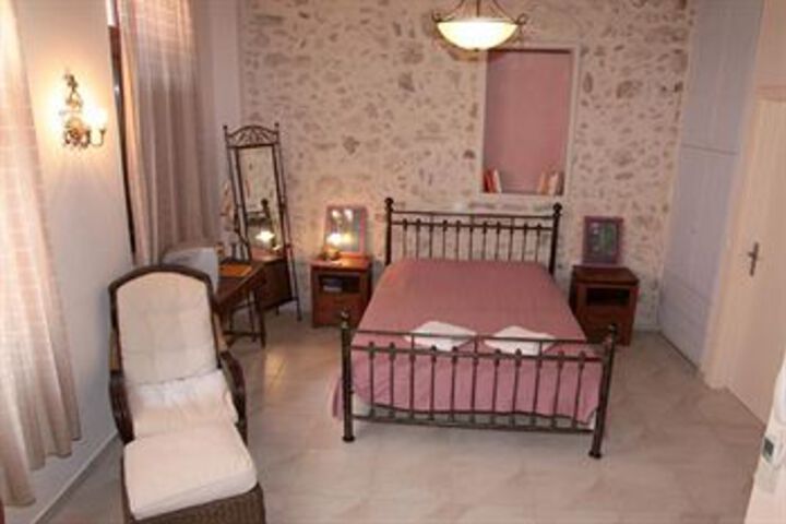 Room 8 of 33