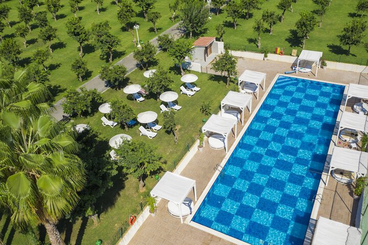 Pool 35 of 141