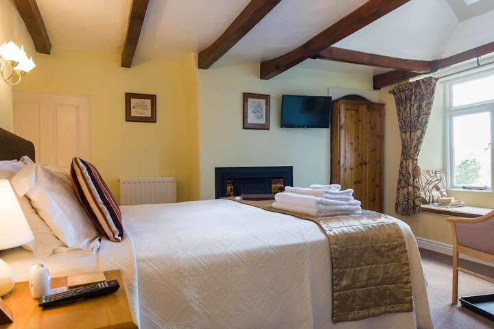 Room 4 of 23