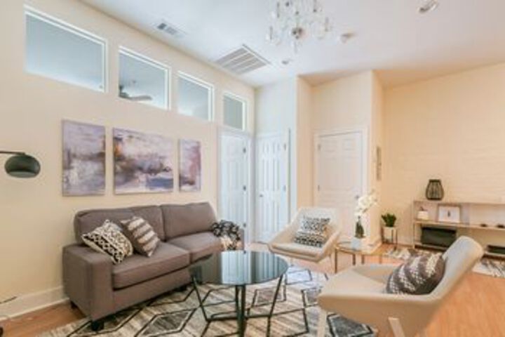 Image of Chic 1BR Arts / Warehouse District Suites by Sonder