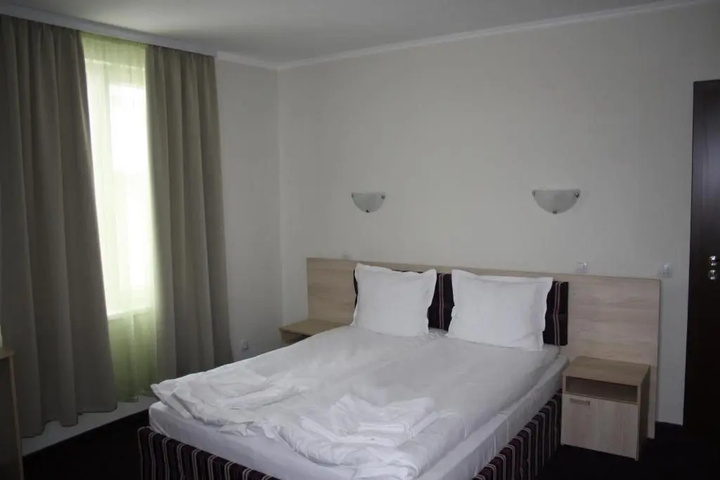 Room 5 of 14