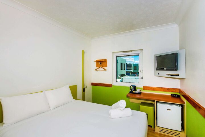 Room 22 of 38