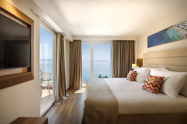 Room 45 of 94