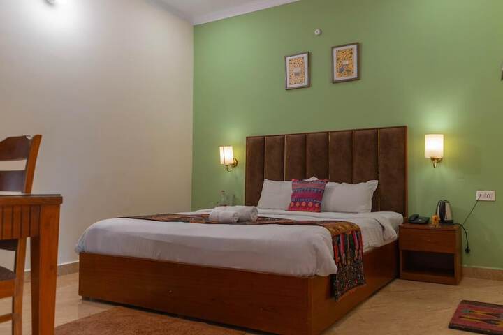 Room 3 of 12