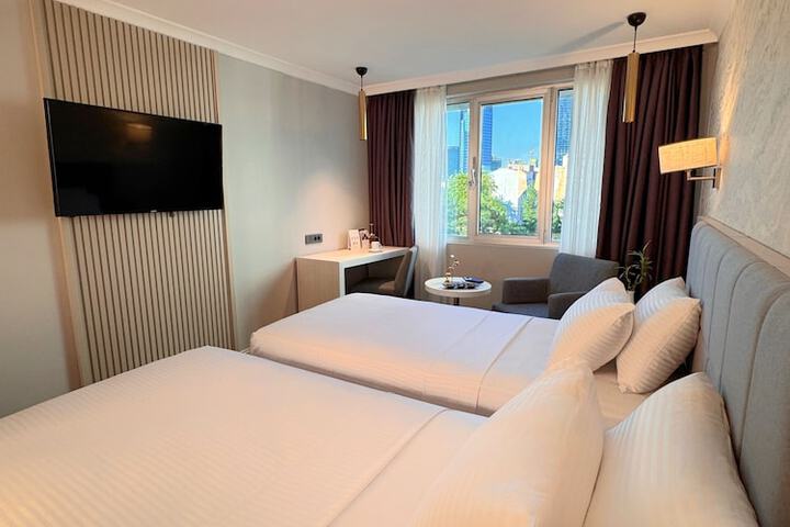 Room 35 of 81
